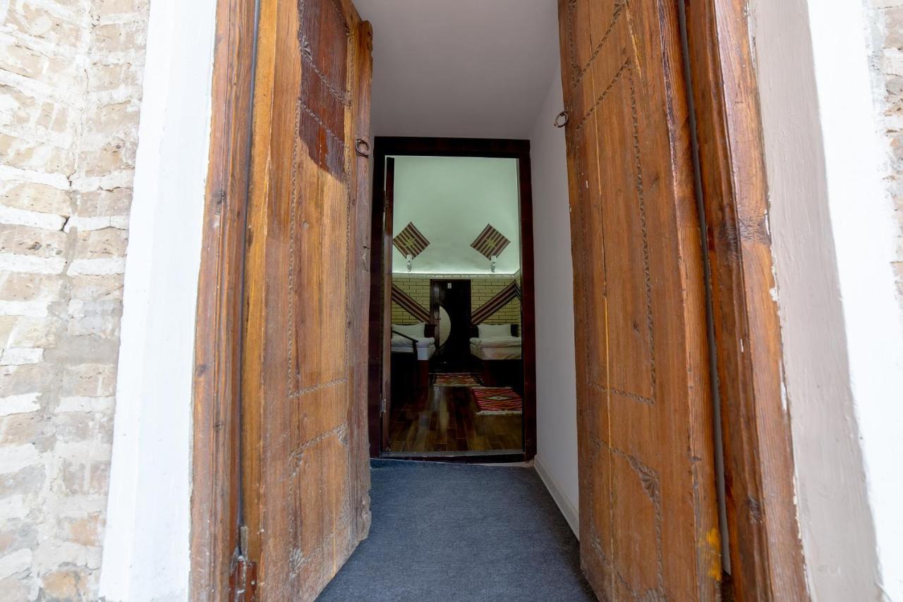Feruzkhan Hotel - Madrassah Mohammed Rakhim Khan 1871 Khiva ภายนอก รูปภาพ