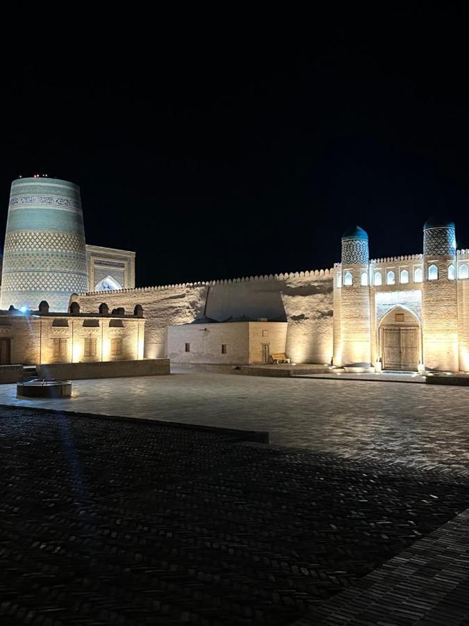 Feruzkhan Hotel - Madrassah Mohammed Rakhim Khan 1871 Khiva ภายนอก รูปภาพ